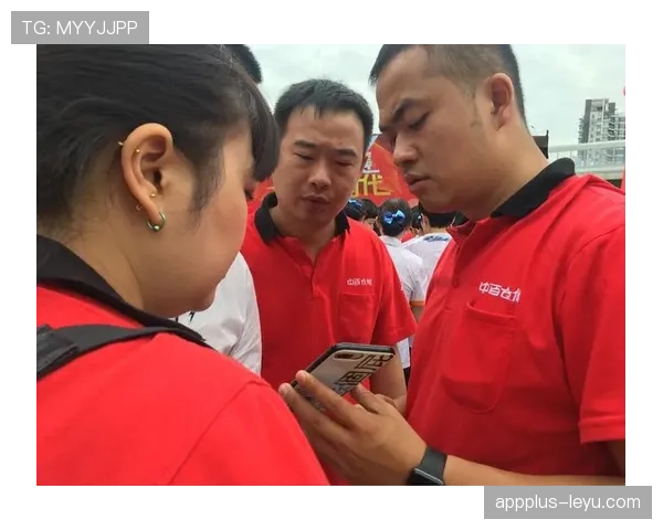 奥原希望拉吊突击展现竞技风采，赛场精彩瞬间引爆观众热情