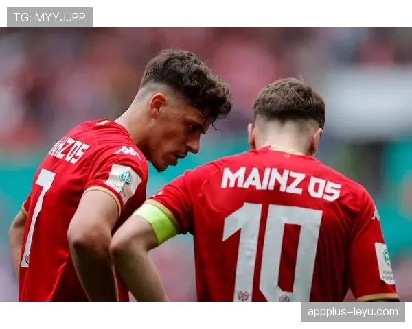 美因茨边路闪电突袭,新赛季战术革新成效显著 美因茨边路闪电突袭,新赛季战术革新成效显著