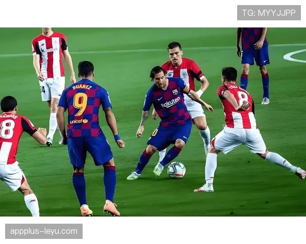 塞维利亚定位球再建奇功,关键战中精准制胜