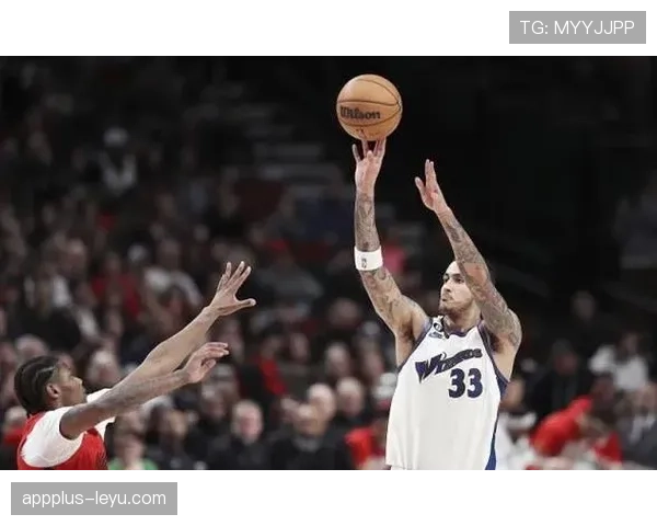 库兹马无球跑动制造错位，拉开空间效率显著提升