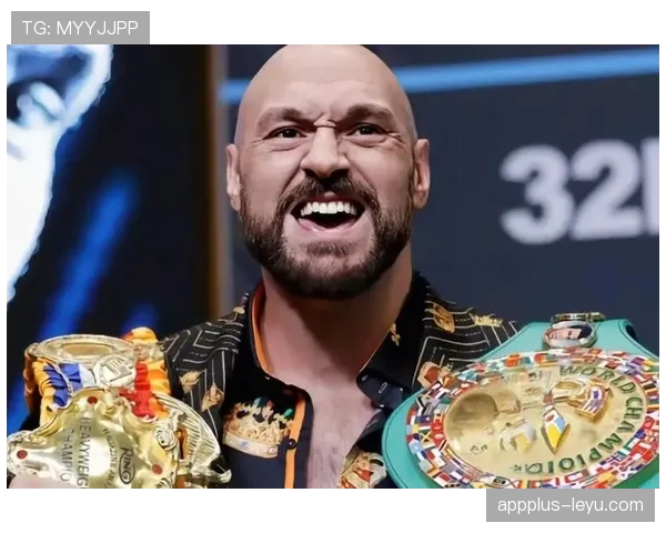 泰森·富里赛后直接躺地上吃汉堡，这自律人设是真崩了还是压根没立过？